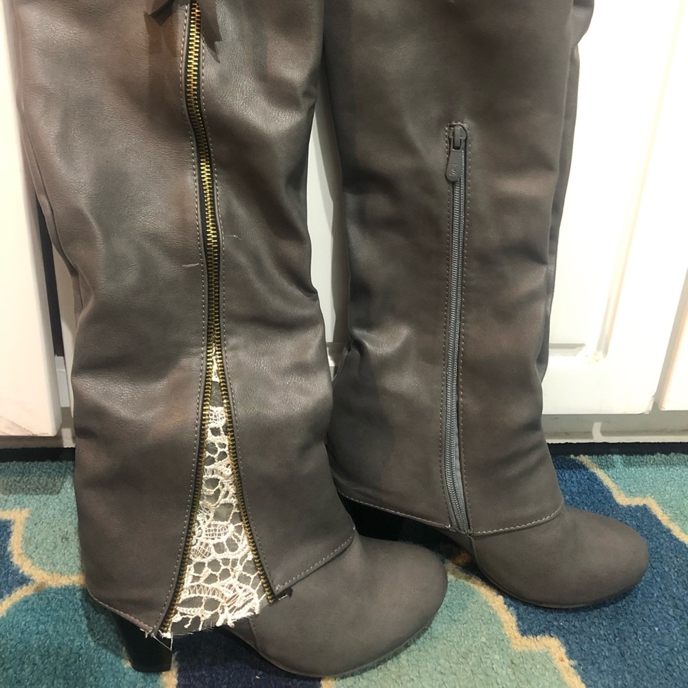 Boots with Lace